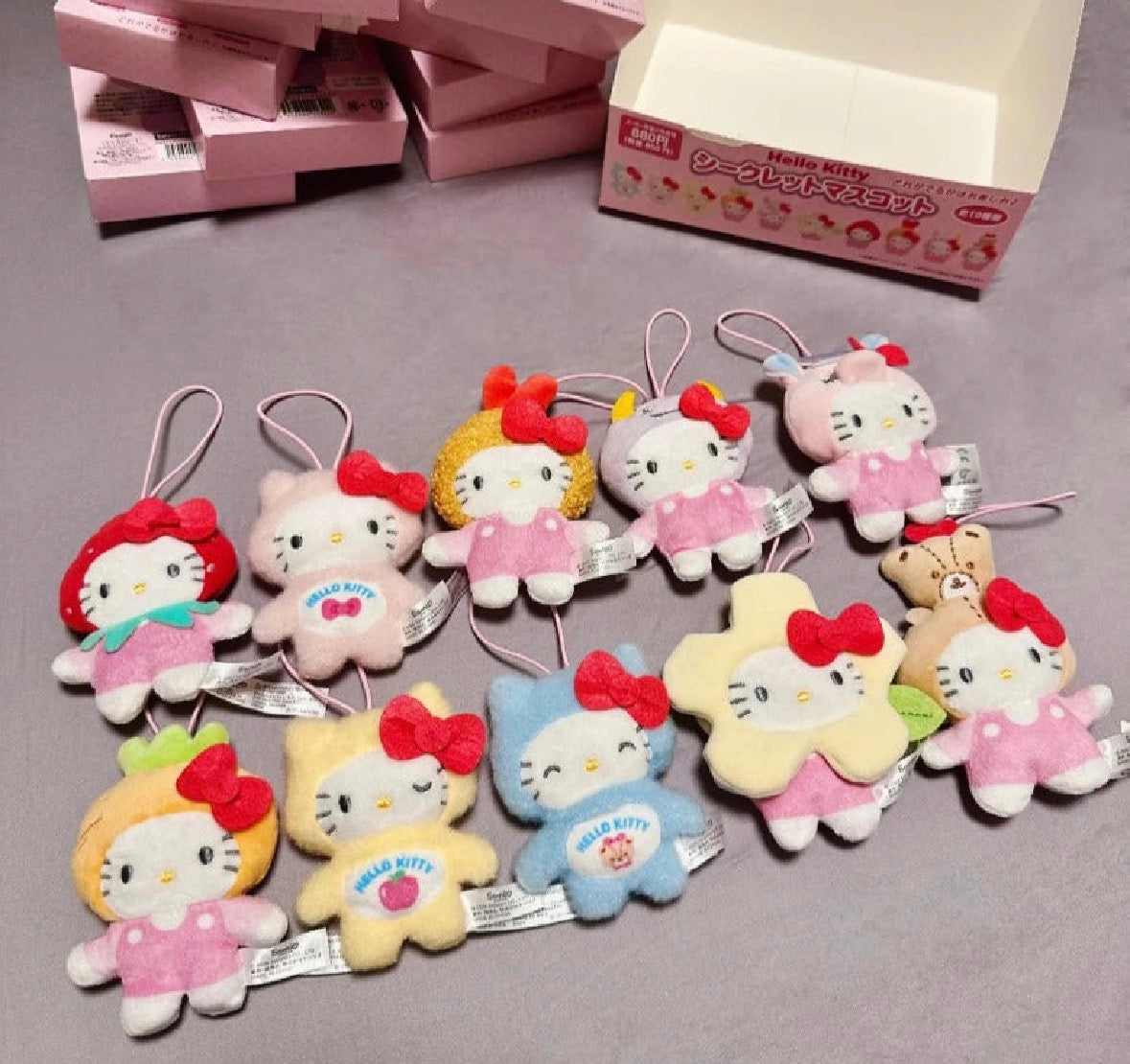 日本 变身小动物水果系列 HelloKitty 挂件盲盒 端盒  (限时八折)